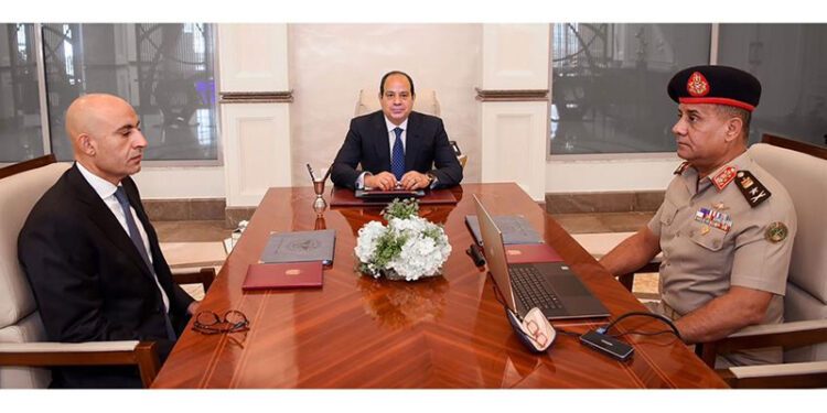 الرئيس السيسي يجتمع مع وزير التربية والتعليم