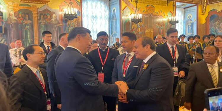 ترحيب كبير بين الرئيس السيسى ونظيره الصينى “جين بينج” فى موسكو