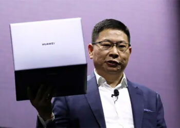 هواوي تطلق أول حاسوب محمول مدعوم بالذكاء الاصطناعي