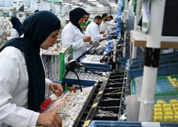 رئيس الوزراء يفتتح المصنع الجديد لـ “سوميتومو”  العالمية لإنتاج الضفائر الكهربائية للسيارات