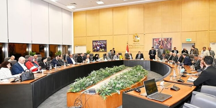 وزير الإسكان يعقد اجتماعه الدوري مع أعضاء البرلمان بمجلسيه النواب والشيوخ