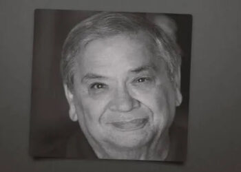 وفاة الممثل الأمريكي تشارلي سكاليس عن عمر 84 عامًا