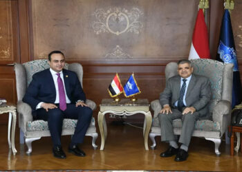 الفريق أسامة ربيع يبحث مع رئيس هيئة الرعاية الصحية سبل التنسيق المشترك