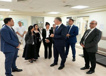 وزير البترول يزور مستشفى أهل مصر ويشيد بدورها الرائد في علاج الحروق