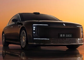 شركة صينية تقاضي بلوجر بمبلغ 1.4 مليون دولار بسبب تجربة سيارة