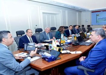 وزير التموين يجتمع مع رئيس مجلس إدارة شركة قها للأغذية المحفوظة لمتابعة خطط دعم السوق