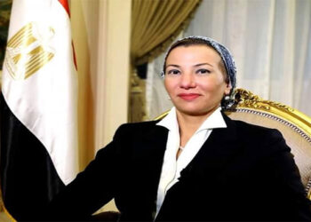 وزيرة البيئة