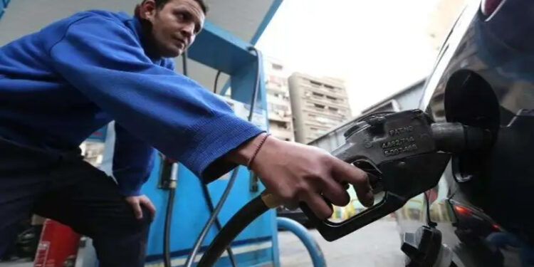 تعويض من وزارة البترول لأصحاب السيارات المتتضريين من البنزين غير مطابق للمواصفات