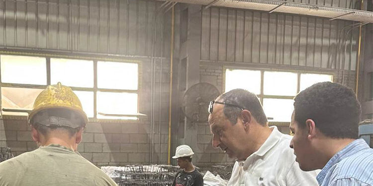 وزير قطاع الأعمال العام في زيارة مفاجئة لشركة “سيجوارت”