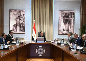 رئيس الوزراء يتابع الموقف التنفيذى لتطوير أرض مطار إمبابة ومنطقة عزيز عزت