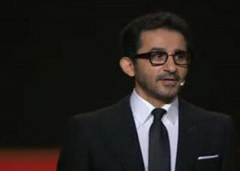 أحمد حلمي يعزي كارول سماحة في وفاة زوجها وليد مصطفي