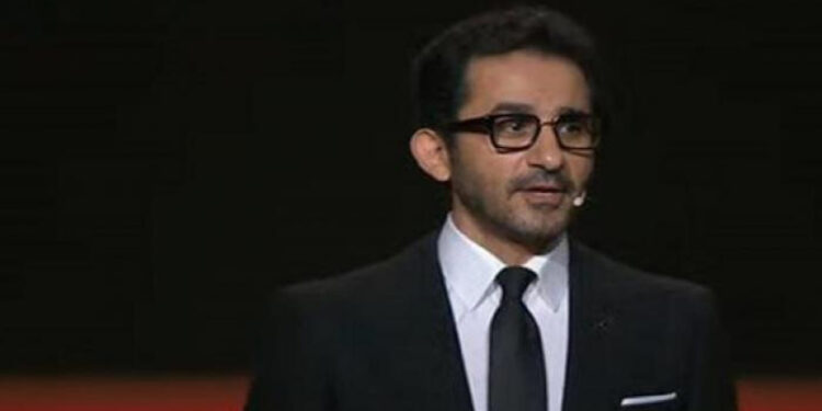 أحمد حلمي يعزي كارول سماحة في وفاة زوجها وليد مصطفي