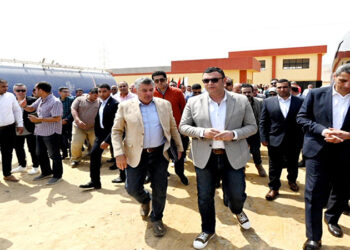 وزير الإسكان ومحافظ السويس يتفقدان مشروع رافع مياه السخنة ( الندى ) لتغذية مدينة السلام “۱ – ۲”