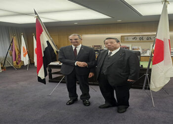 وزير الاتصالات يلتقى محافظ طوكيو لبحث التعاون فى مجالات بناء القدرات الرقمية ودعم ريادة الأعمال