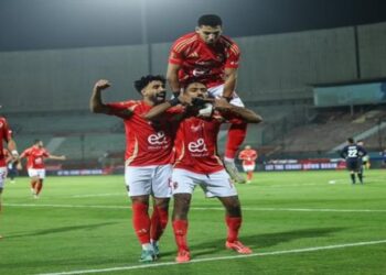 الأهلي يهزم سيراميكا كليوباترا بهدف ويُحكم قبضته على صدارة الدوري