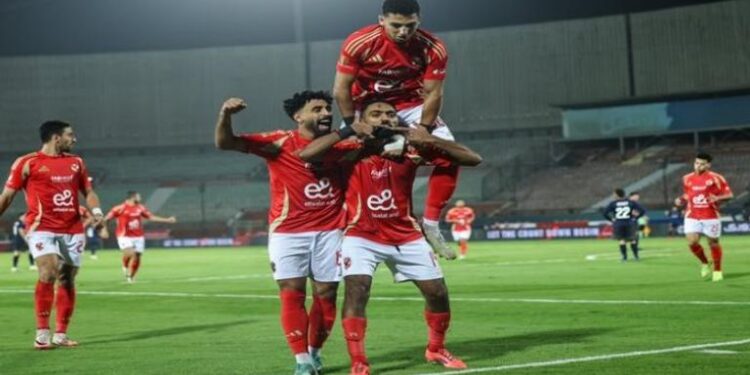 الأهلي يهزم سيراميكا كليوباترا بهدف ويُحكم قبضته على صدارة الدوري