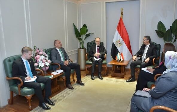 Image processed by CodeCarvings Piczard ### FREE Community Edition ### on 2025-05-22 06:52:00Z | | وزير التموين يلتقي السفير البلغاري لبحث سبل تعزيز التعاون التجاري بين مصر وبلغاريا