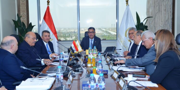 وزير التموين  وزير التموين