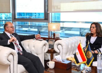 اجتماع تنسيقي بين الرقابة المالية والتنمية المحلية لبحث آليات التعاون وكيفية الاستفادة من الخدمات المالية غير المصرفية في المحافظات