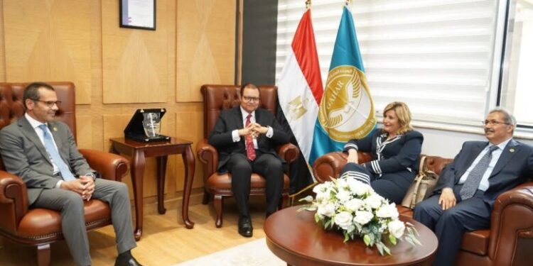 رئيس هيئة الاعتماد والرقابة يستقبل وفد اتحاد المستشفيات العربية لبحث آفاق التعاون المشترك