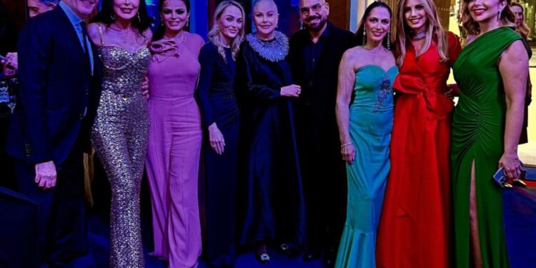 المهندسة زينب بشير تشارك في احتفالية مؤسسة تكريم العالمية بدبي