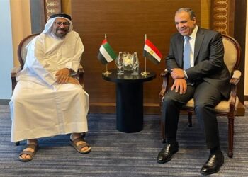 وزير الخارجية يعقد لقاءً مع وزير الدولة الإماراتي