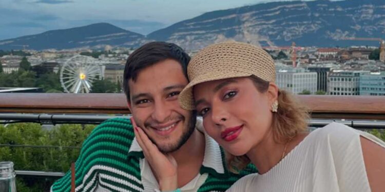 خالد الذهبي يهنئ والدته أصالة بعيد ميلادها