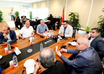 وزير الإسكان يعقد اجتماعاً بمقر جهاز العلمين الجديدة لمتابعة موقف تسليم وتشغيل المشروعات التنموية بالمدينة