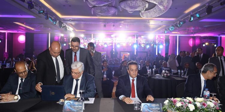 وزير الاتصالات ووزراء الصحة والتعليم العالي والتموين والعمل والتربية والتعليم يشاركون في افتتاح النسخة الرابعة من مؤتمر ومعرض CAISEC’25