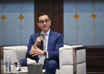 وزير الاستثمار يتوجه لدولة الإمارات العربية المتحدة في زيارة تستهدف تعزيز العلاقات الاقتصادية بين البلدين