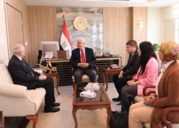 وزير التعليم العالي يبحث تعزيز التعاون مع سفير أستراليا بالقاهرة