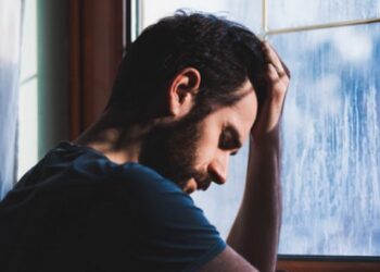 ابتعد عن هذه الأطعمة لعلاج القلق والاكتئاب