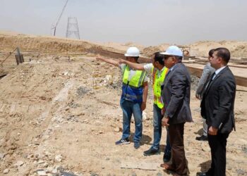 وزير الكهرباء يتفقد مستجدات تنفيذ أعمال برجى عبور قناة السويس ومسار خط الربط المصرى السعودي