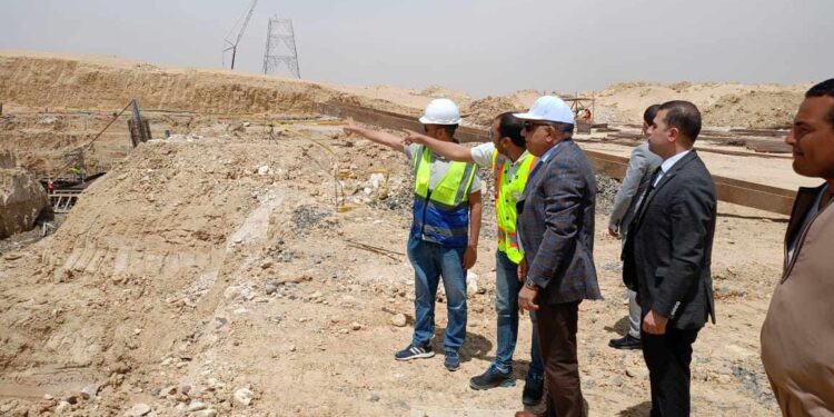 وزير الكهرباء يتفقد مستجدات تنفيذ أعمال برجى عبور قناة السويس ومسار خط الربط المصرى السعودي
