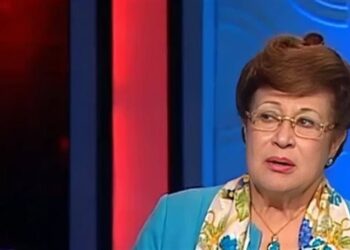 العثور على جثة حفيد نوال الدجوي مصابًا بطلق نارى داخل مسكنه بأكتوبر