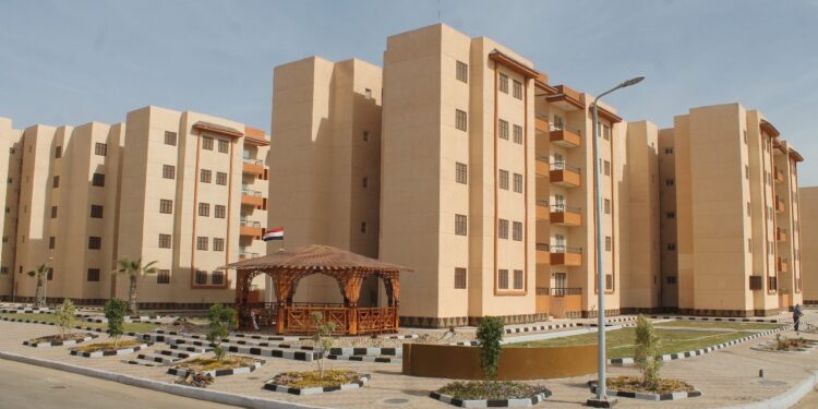 وزير الاسكان: غدا لدء تيسيرات الإعفاء بنسبة ٧٠% من غرامات التأخير للوحدات والمحال والفيلات