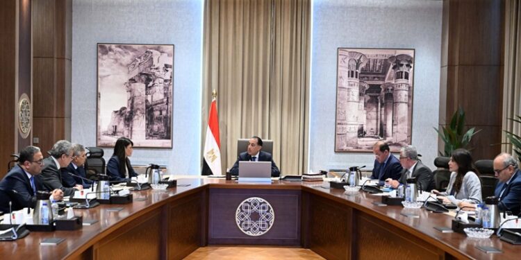 رئيس الوزراء يتابع جُهود إصلاح وإعادة هيكلة الهيئات الاقتصادية
