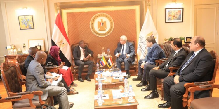 وزير التعليم العالي وزير التعليم العالي يستقبل وزير خارجية القمر المتحدة لبحث تعزيز العلاقات الأكاديمية والبحثية بين الجانبين