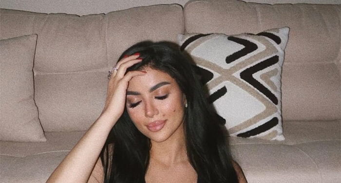 كارولين عزمي تتألق بإطلالة جذابة