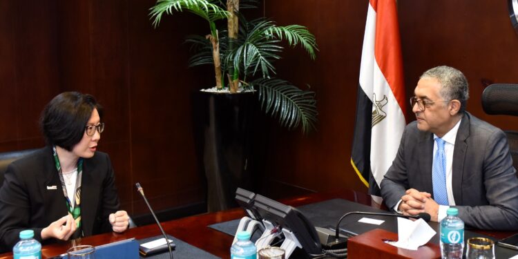هيئتا الاستثمار في مصر وهونج كونج تبحثان مستقبل مناطق المال والأعمال في مصر