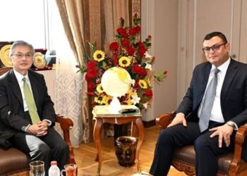 وزير الإسكان يستقبل السفير الياباني بالقاهرة لبحث سبل تعزيز التعاون المشترك بين البلدين
