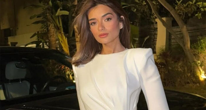 ملك أحمد زاهر تتألق بالأبيض في أحدث ظهور لها عبر إنستجرام