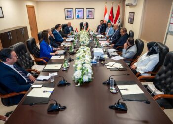 وزير الصناعة والنقل يشارك في فعاليات الاجتماع الدوري للجمعية العمومية لشركة الجسر العربي