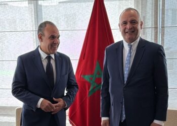 لقاء وزير الخارجية والهجرة مع وزير الصناعة والتجارة المغربي في الرباط