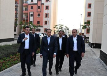 رئيس الوزراء يتفقد عددا من المشروعات الجاري تنفيذها بحدائق العاصمة