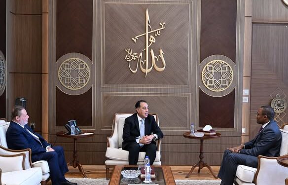 رئيس الوزراء يستقبل نائب المدير العام لصندوق النقد الدولي والوفد المرافق له