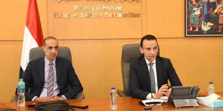مساعد وزير الإسكان يعقد اجتماعاً لمناقشة الاستعداد لإطلاق الاستراتيجية الوطنية للمدن الجديدة الذكية
