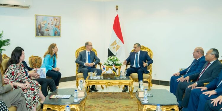 وزير الإنتاج الحربي يستقبل رئيس وزراء صربيا لبحث آليات تعزيز التعاون المشترك