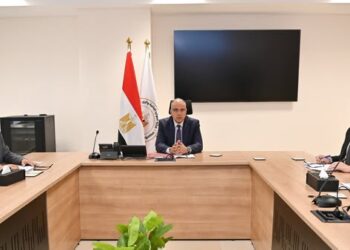 وزير الري يتابع حالة المنظومة المائية بالجيزة ومقترحات تطوير إدارة المنظومة المائية لترعة شبرامنت