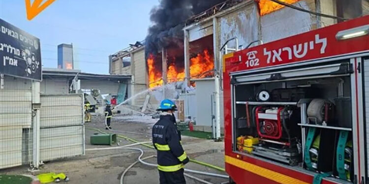 إيران تعلن استهداف مقر الموساد ومركز الاستخبارات العسكرية في تل أبيب